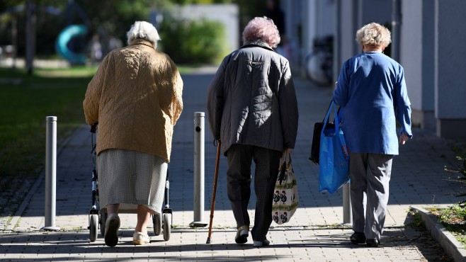 Велковски: Пензионерите в петок ќе земат пензии повисоки за само пет отсто