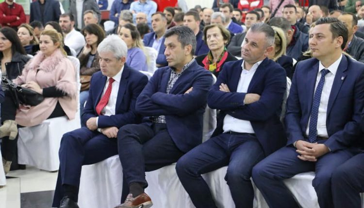 Ахмети и Меџити се разбрале, Заев в среда ќе ја предложи владата, Собранието за викендот ќе ја гласа - 360 степени