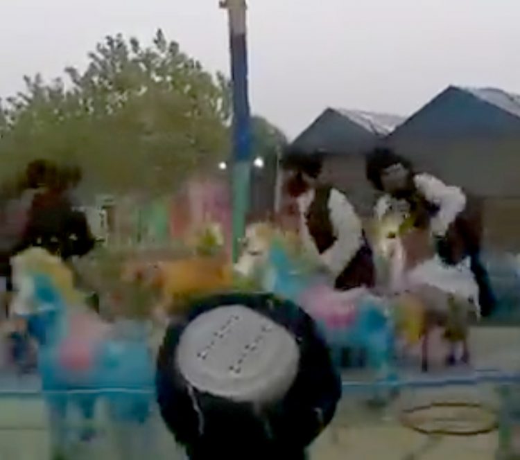 (ВИДЕО) Талибанците влегоа во забавен парк - 360 степени