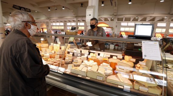 market - sirenje - kaskaval