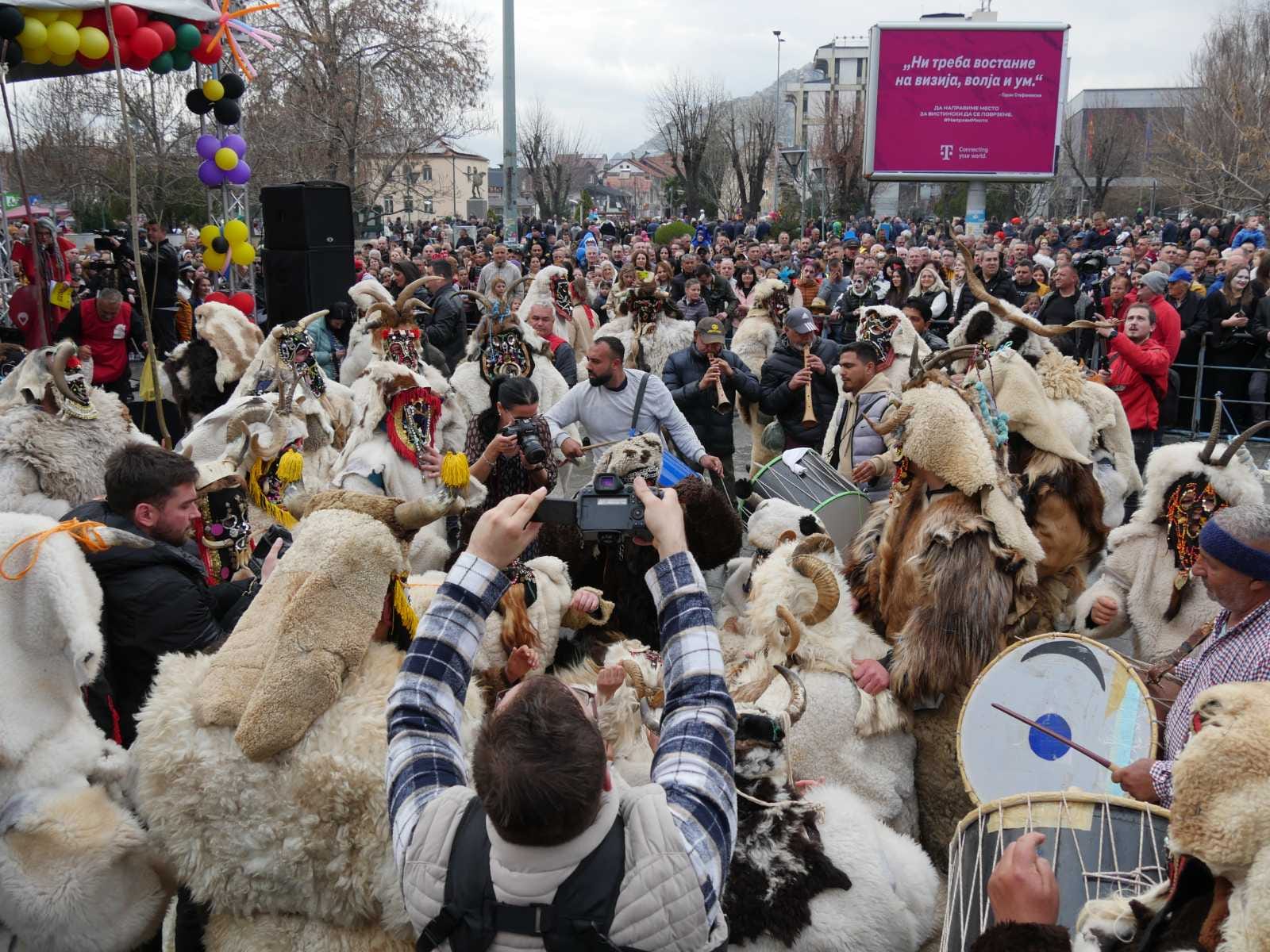 (ФОТО) Стотици учесници на карневалот „Прочка 2024“ во Прилеп - 360 степени