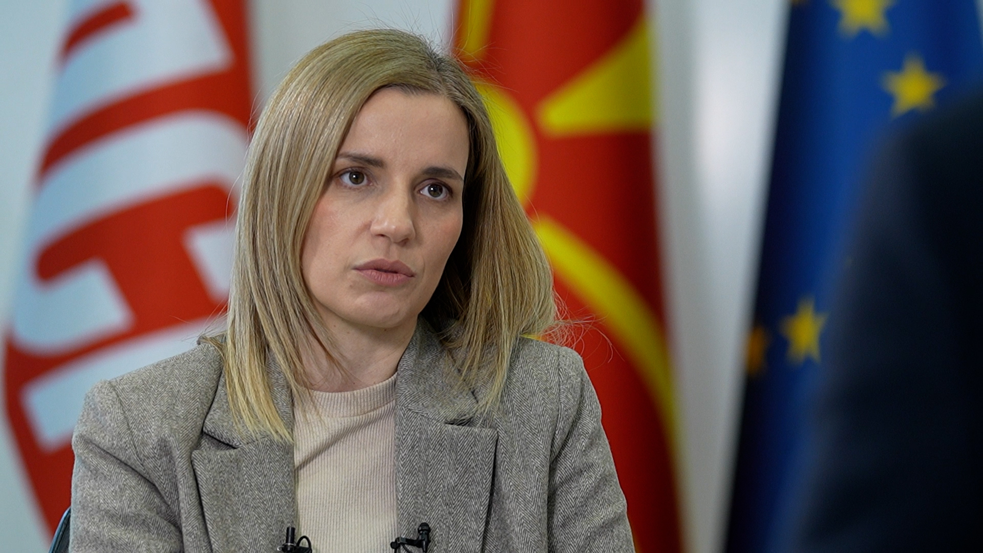 Потпретседателката на СДСМ, Костова, побара оставка од министерот Тошковски по инцидентот на натпреварот во Штип