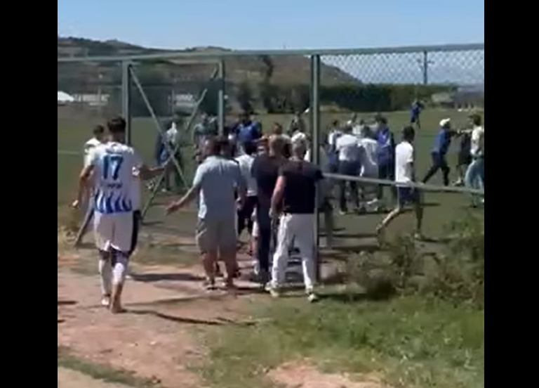 (ВИДЕО) Родител на фудбалер на ФК Шкупи нападнал и повредил малолетни фудбалери на ФК Брегалница во Штип