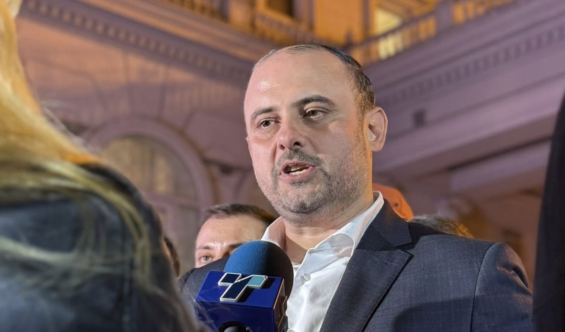 Ѓорѓиевски му порача на Мециновиќ да го загрее столчето и да го заврши факултетот