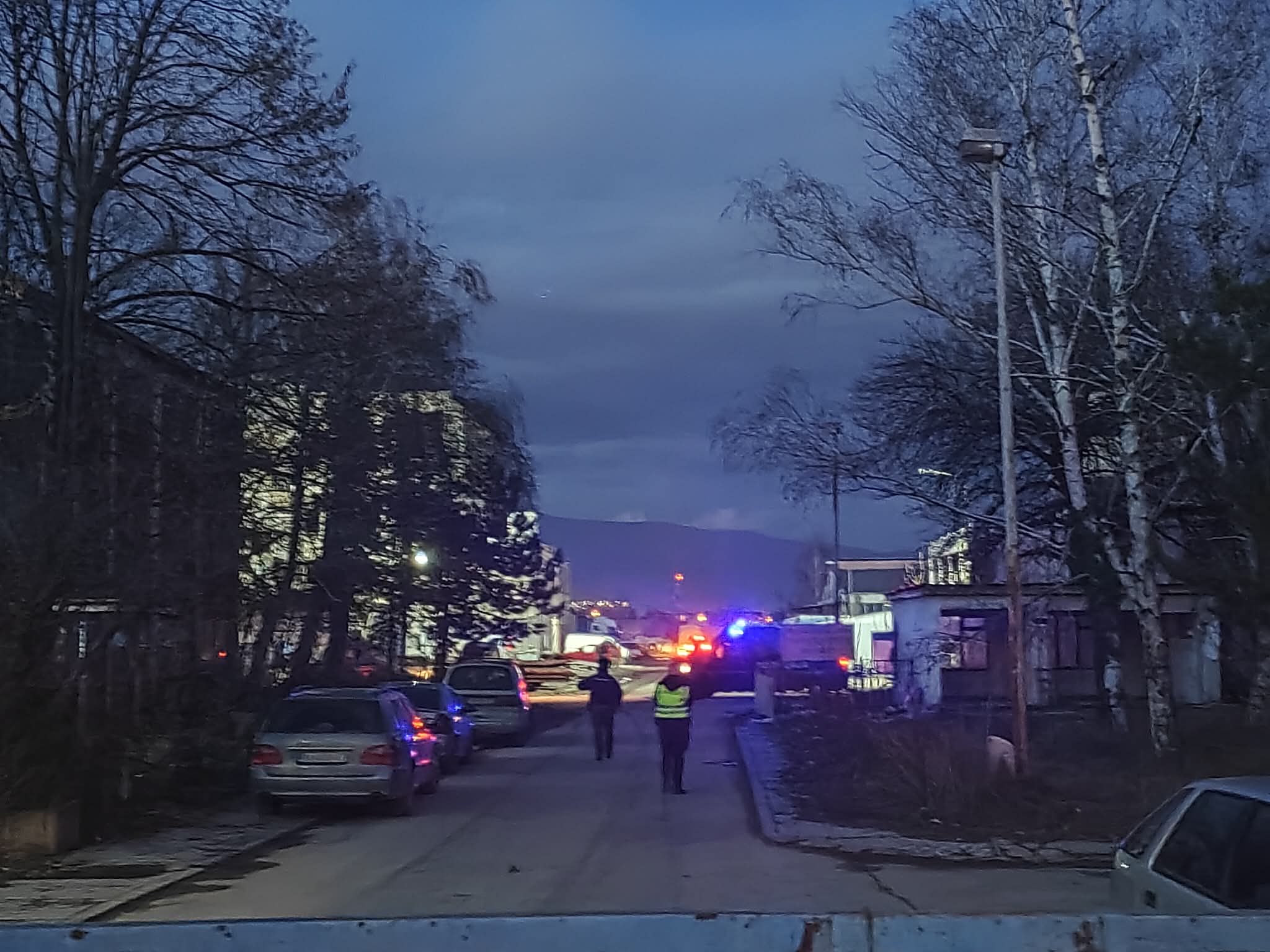 (ФОТО) Силно полициско обезбедување кај ОХИС, се вршат претреси во врска со петте тони марихуана запленети во Србија