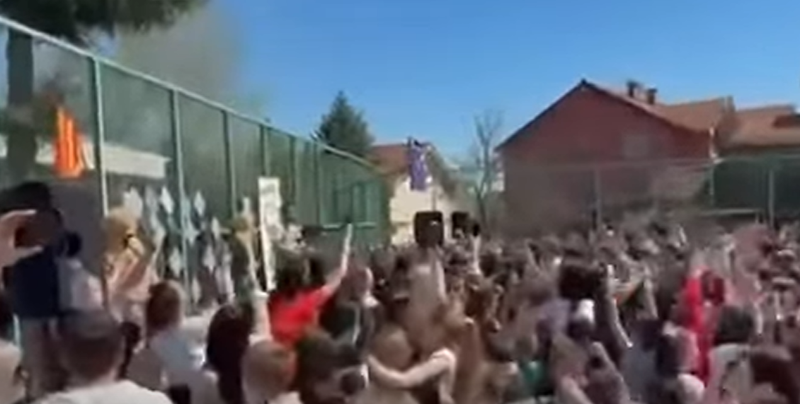 СДСМ: Деца од Куманово принудени да ја пеат песната за Максим Димитриевски, се злоупотребуваат за политички цели