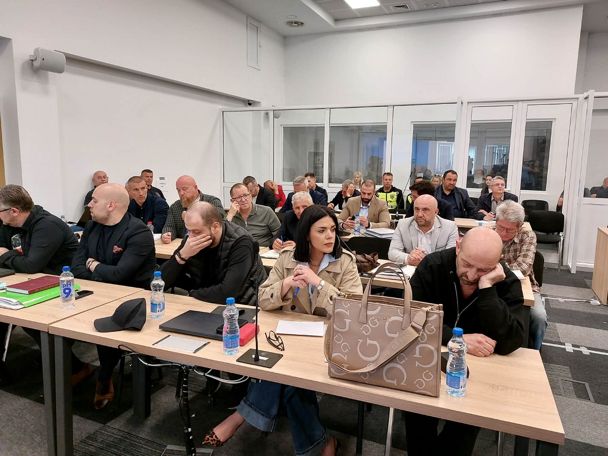 Одбраната на сопственикот на „Пулс“ го повтори барањето за укинување на притворот, родителите жестоко негодуваа