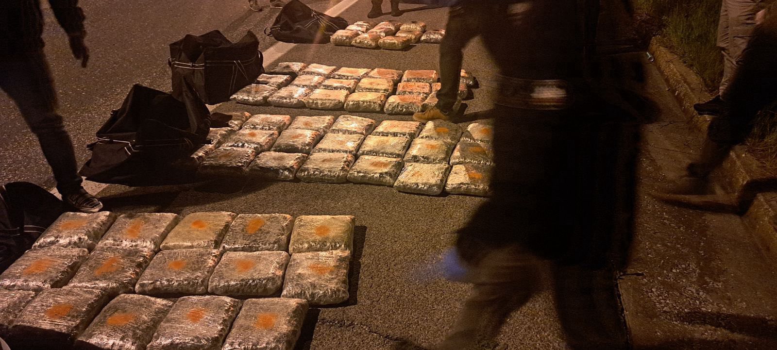 (ВИДЕО) МВР: Пресечен транспорт на дрога во близина на Градско