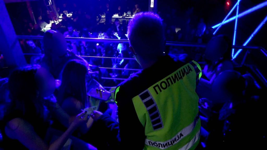 Полициска акција во Тетово: Приведени се четири лица во угостителски објекти, пронајдени дрога и ножеви